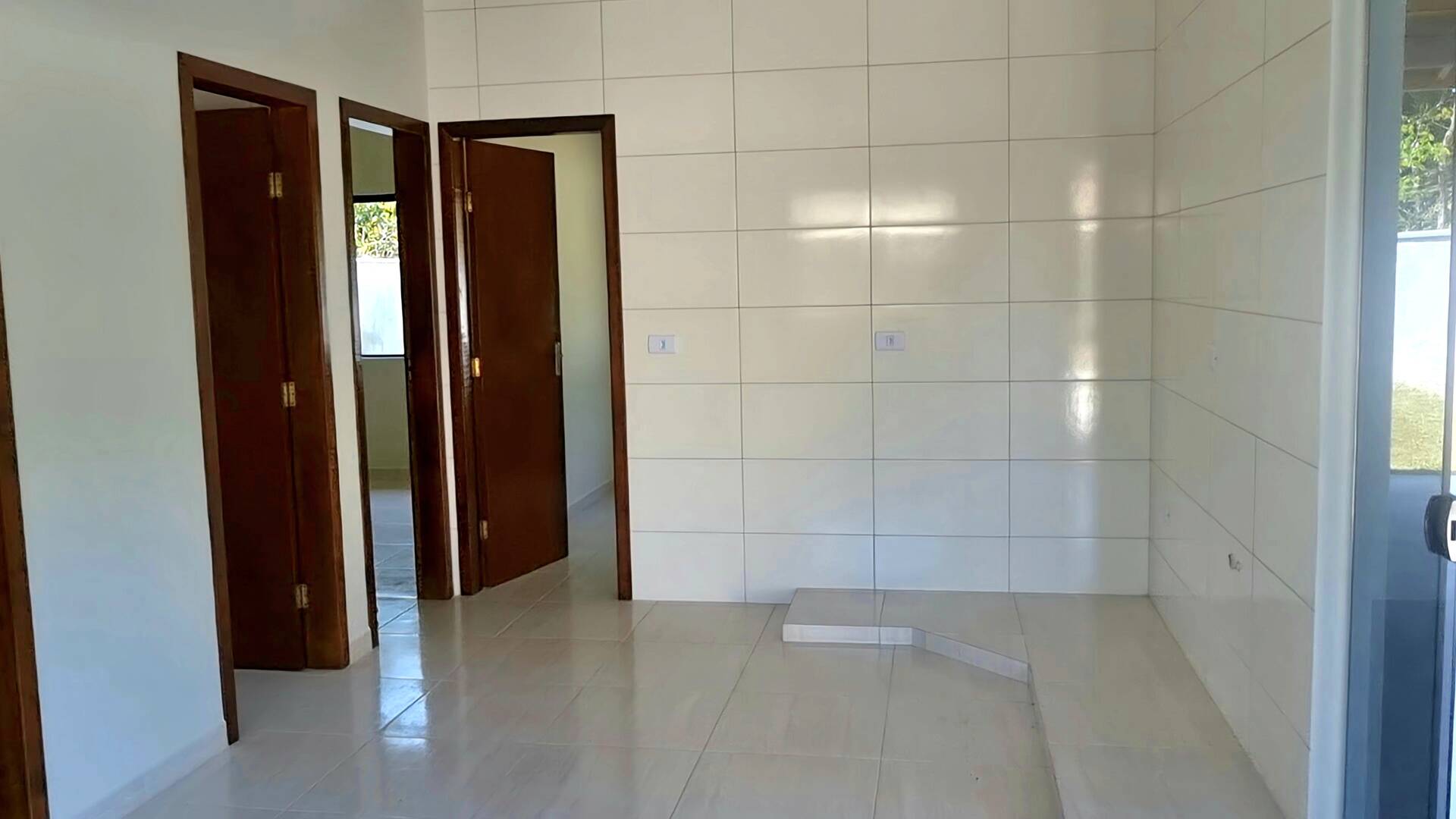 Casa à venda com 3 quartos, 90m² - Foto 27